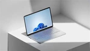Программка для Windows, что-бы при её запуске сначала установилась OpenVPN.msi, затем из этой-же папки применились конфигурационные файлы